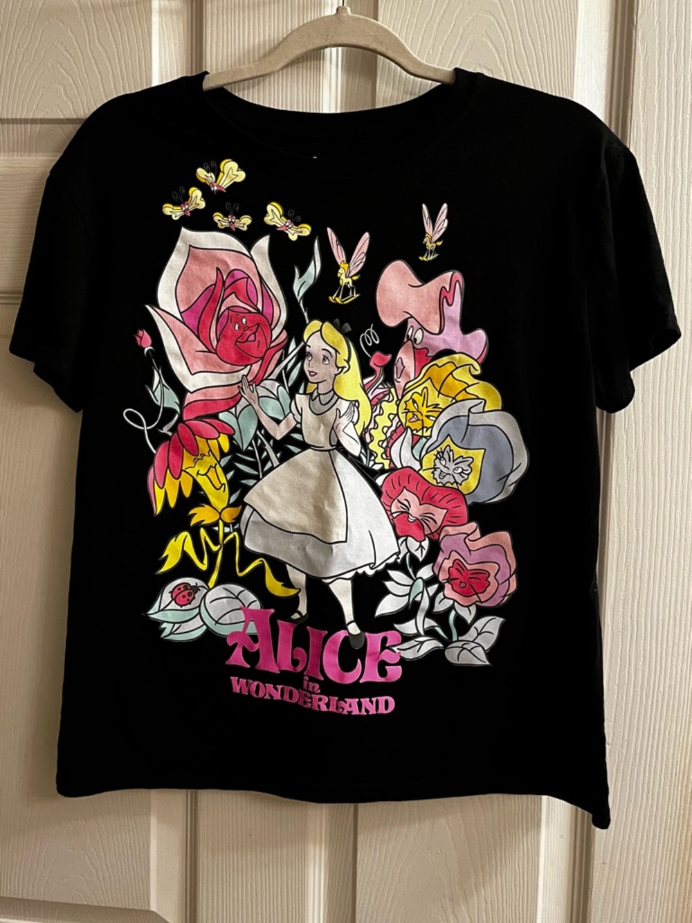 DISNEY~ALICE IN WONDERLAND~BLACK GRAPHIC TEE~M